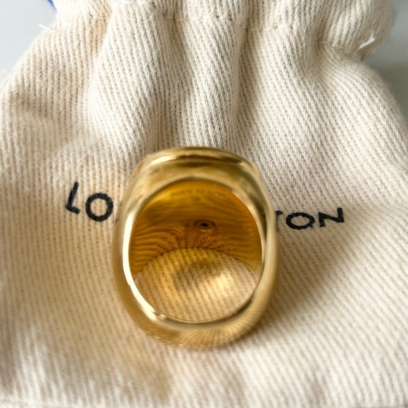 Louis Vuitton Monogram Ring - Picture 5 of 9